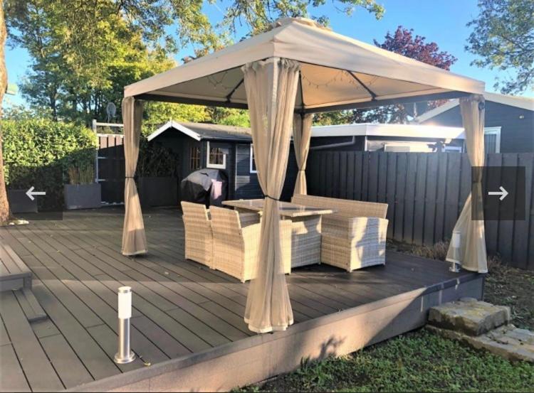 Отель Vakantiehuis Recreatiepark Rhederlaagse Meren Lathum Экстерьер фото